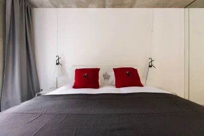 Bedroom in Luxury House - 12