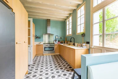 Kitchen in Villa Alfred Sisley à 10 minutes de Versailles - 4
