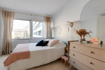 Bedroom in Bel appartement rénové à 2 pas des gares - 9