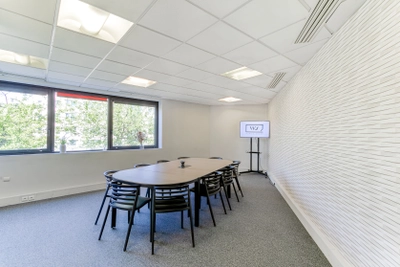 Meeting room in Maison d'entrepreneurs à Rueil - 4