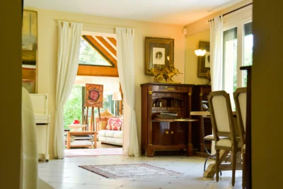 Living room in Belle propriete forestiere de 250m² - 2