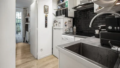 Kitchen in Petit appartement charmant à Montmartre - 3