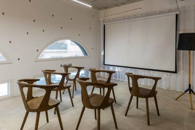 Meeting room in Le Concept Store de Nice, quartier du Port - 6