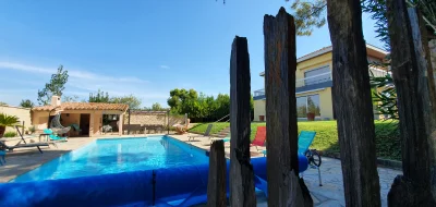 Comedor dentro Magnifique villa avec piscine  - 1