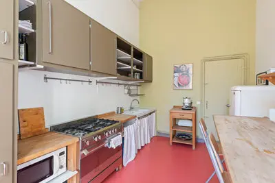 Kitchen in Superbe appartement dans le "triangle d'or" - 4