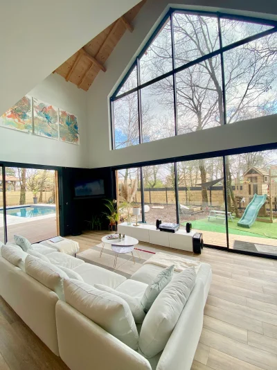 Living room in Maison d'Architecte/ piscine / Bassin d'Arcachon - 2