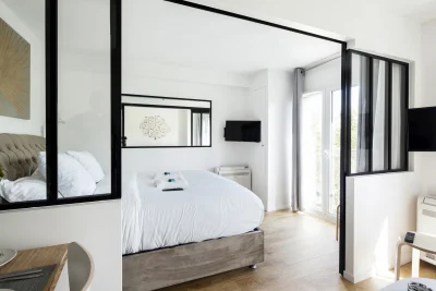 Bedroom in Appartement chaleureux au pied de Montmartre GOLD - 1