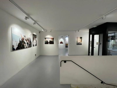 Salon dans Art gallery in center of Paris - 1