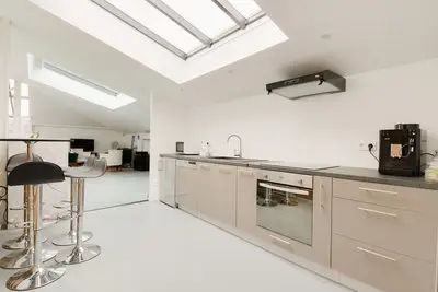 Kitchen in Studio industriel aux portes de Paris - 2
