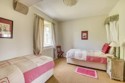 Dormitorio dentro Best Kept Secret in Burgundy - Cottage - 2