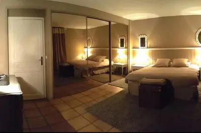 Bedroom in 'A la maison'  se mettre au vert a 30 mn de Paris - 1