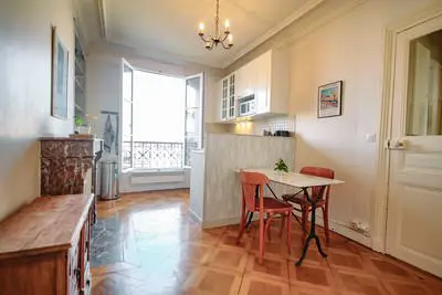 Comedor dentro Charmant appartement avec balcon dans le Marais - 3
