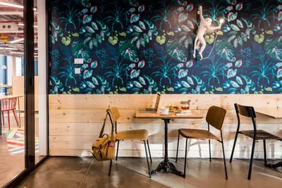 Meeting room in Café industriel et coloré à Bercy - 7