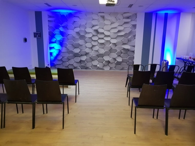 Meeting room in Lieu atypique et café - 2