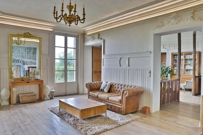Living room in Belle Villa/Manoir 1900 - 3