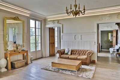 Living room in Belle Villa/Manoir 1900 - 2
