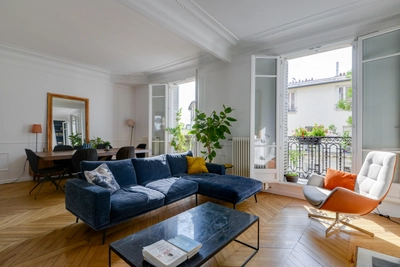 Living room in Beautiful Haussmann-style apartment - 0