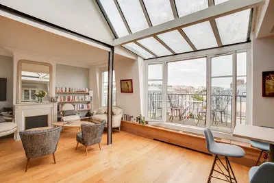 Living room in Loft exceptionnel avec vue sur les toîts de Paris - 3
