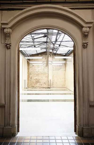 Cuarto de baño dentro Galerie et sa grande verrière atypique  - 1
