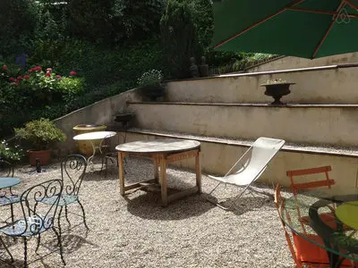 Comedor dentro Loft spacieux avec jardin au coeur du Vieux Lyon  - 5