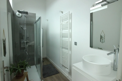 Bathroom in Espace au vert aux portes de Rennes ! - 9