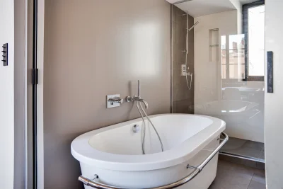 Salle de bain dans Appartement Canut style LOFT - Rénov architecte  - 14
