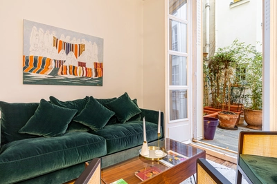 Living room in Appartement d'architecte trendy au coeur de Paris - 3