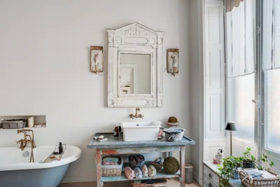 Bathroom in Maison bourgeoise typiquement bordelaise - 8