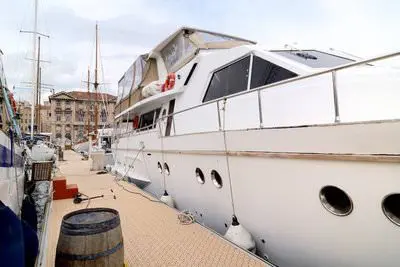 Space Yacht au coeur du Vieux Port de Marseille - 0