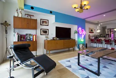 Living room in Retro US diner apartment with terrace - 1