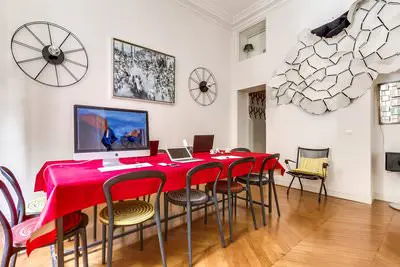 Meeting room in Appartement haussmannien Arc de Triomphe -Ternes - 2