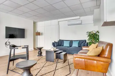 Living room in Superbe espace design et lumineux Paris 1 - 3