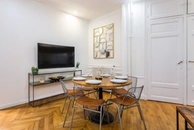 Meeting room in Bel appartement authentique quartier Auteuil - 3