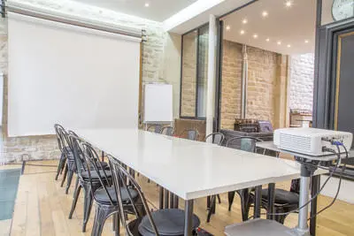 Meeting room in Loft avec Jardin au cœur de Paris - 4