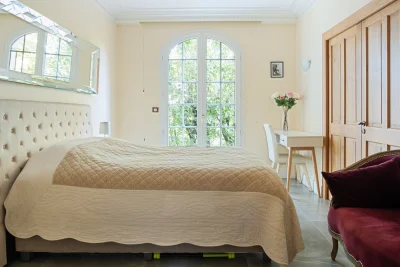 Bedroom in Villa des Monts d'or - 6