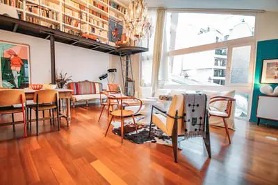 Meeting room in Loft design dans Maison style Le Corbusier  - 3
