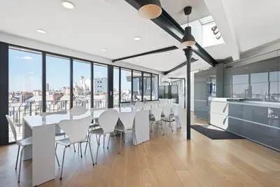 Comedor dentro Moderno loft con vistas de 360° de París y la Torre Eiffel - 0
