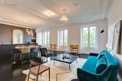 Sala dentro Appartement design et lumineux au centre de Paris  - 1