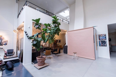 Sala dentro Studio-loft d'artiste, verrières et jardin - 2