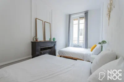 Bedroom in Grand appartement haussmannien  - 4