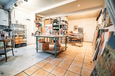 Kitchen in Beautiful artist's studio house - 1