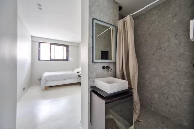 Salle de bain dans Appartement de luxe dans un cadre verdoyant - 3