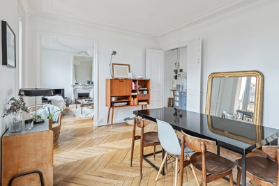 Meeting room in Haussmanian apartment in Pigalle - 1