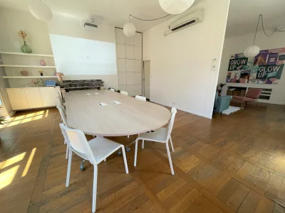 Salle de réunion dans Appartement modulable avec cachet en hypercentre - 2