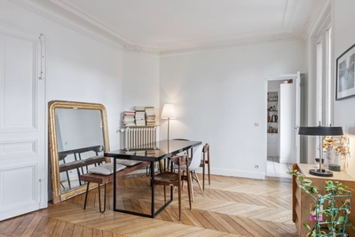 Meeting room in Haussmanian apartment in Pigalle - 1