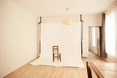 Bedroom in Studio de photographe au style épuré - 3