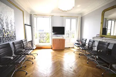 Living room in Bureaux de prestige avec vue sur Place de l'Etoile - 9