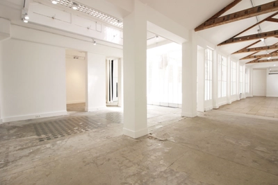 Living room in Galerie | Turenne Debeyleme | Premier étage - 3